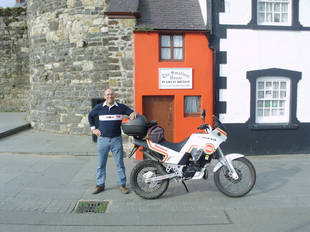 32 bis - Smallest House in GB